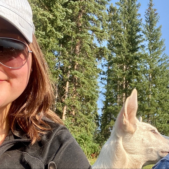 Meet your Posher, Amanda - Picture 1 of 1